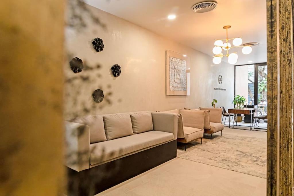 2br Beautiful Located At Playas Heart!- F1